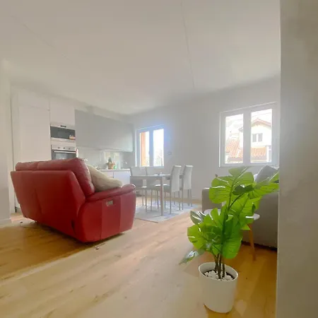 Blucavana, In Centro A * Trieste