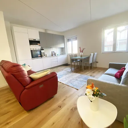 Blucavana, In Centro A Triest