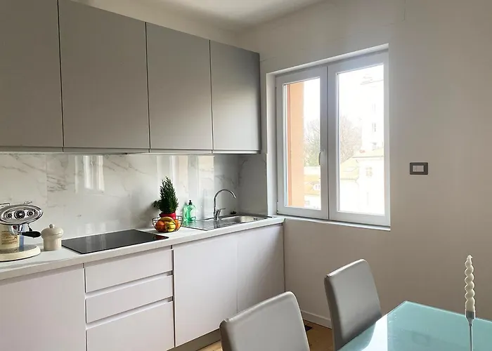 Blucavana, In Centro A