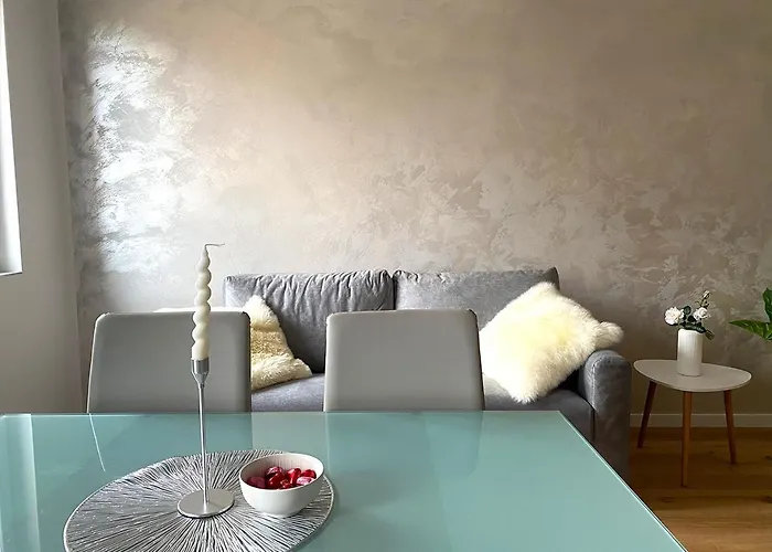 Blucavana, In Centro A *